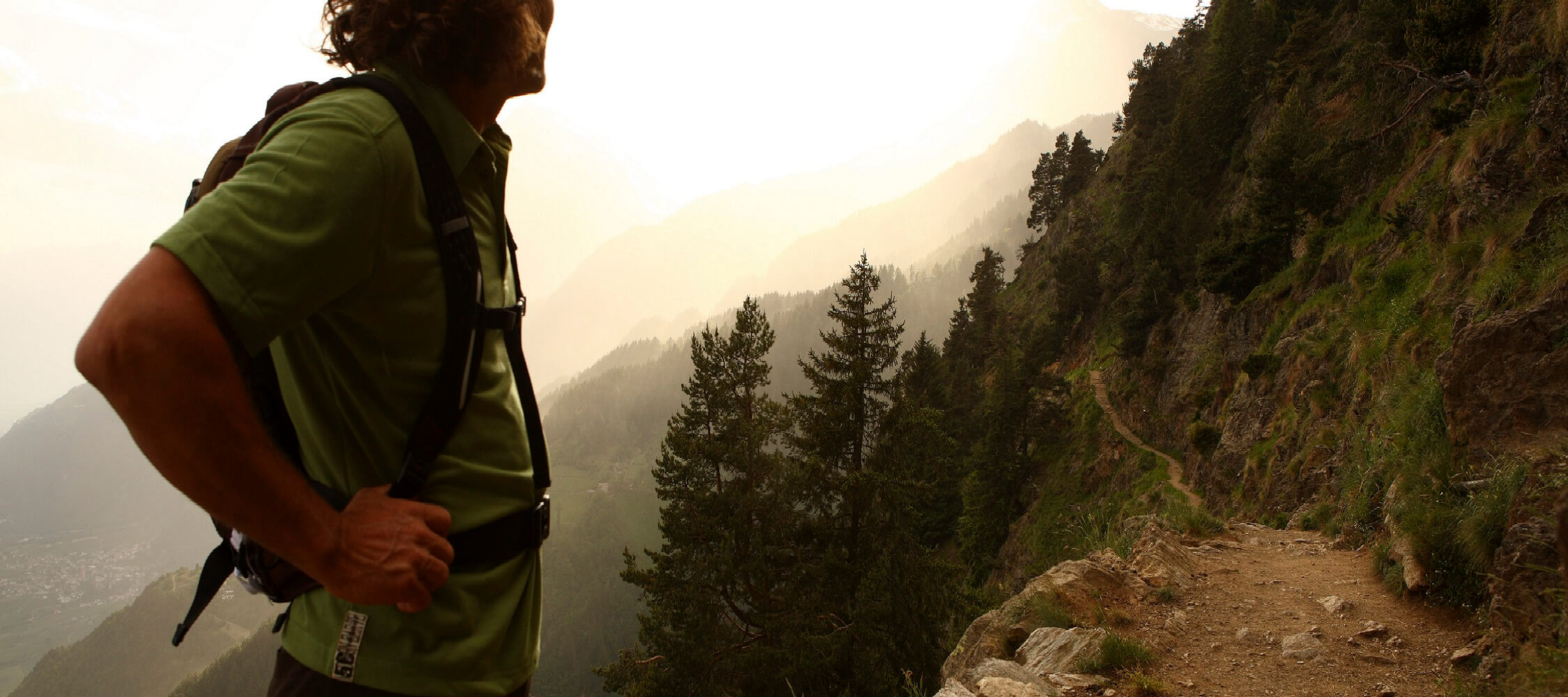 Italien-Trentino_Suedtirol_Alto_Adige_Merano_Meran_Besichtigen_Natur_Wandern_Panorama_Sommer_Spring_mgm00308maen_2250x1000