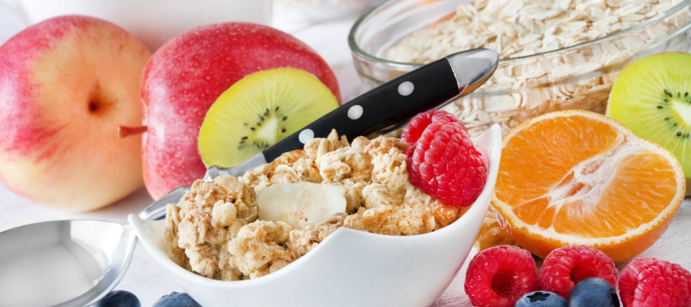 Hotel-Villa-Laurus-Merano-Restaurant-Breakfast-Buffet-Fruehstueck-Essen-Cerealien-Obst-96947297_L-2250x1000