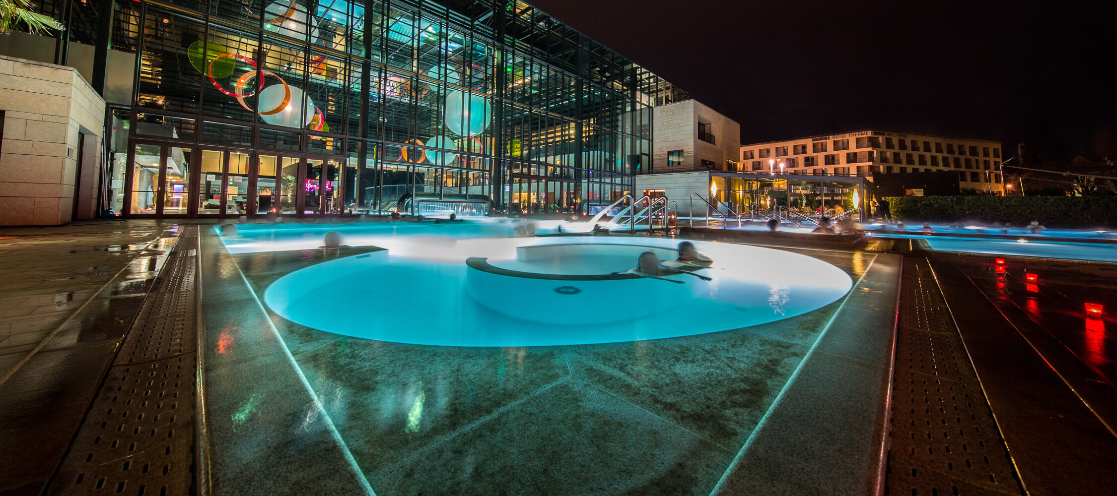 Italien-Trentino_Suedtirol_Alto_Adige_Merano_Meran_Therme_Pool_Badehalle_Schwimmbad_Nacht_59_AlfredTschager