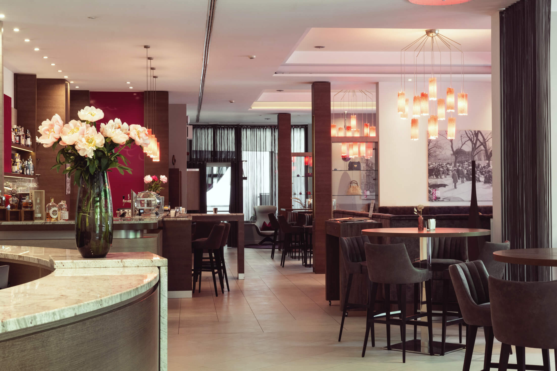 City_Hotel_Merano_Reception_Lobby_Bar_BeatricePilotto_L1410320_2250x1500