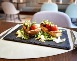 City_Hotel_Merano_Restaurant_City_Fruehstueck_KarinLarcher_image00006_255x202
