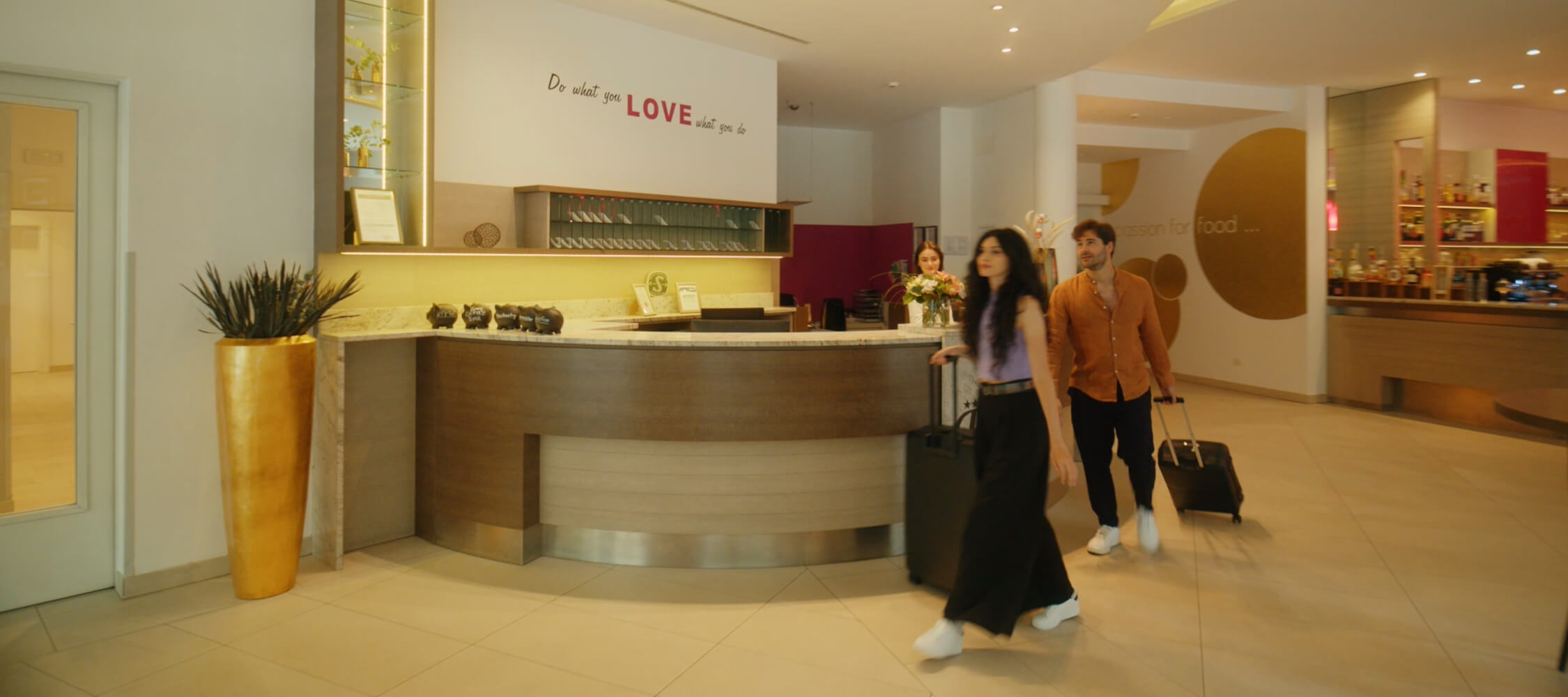 City_Hotel_Merano_Reception_Checkout_DanieleGiacobbe_2250x1000