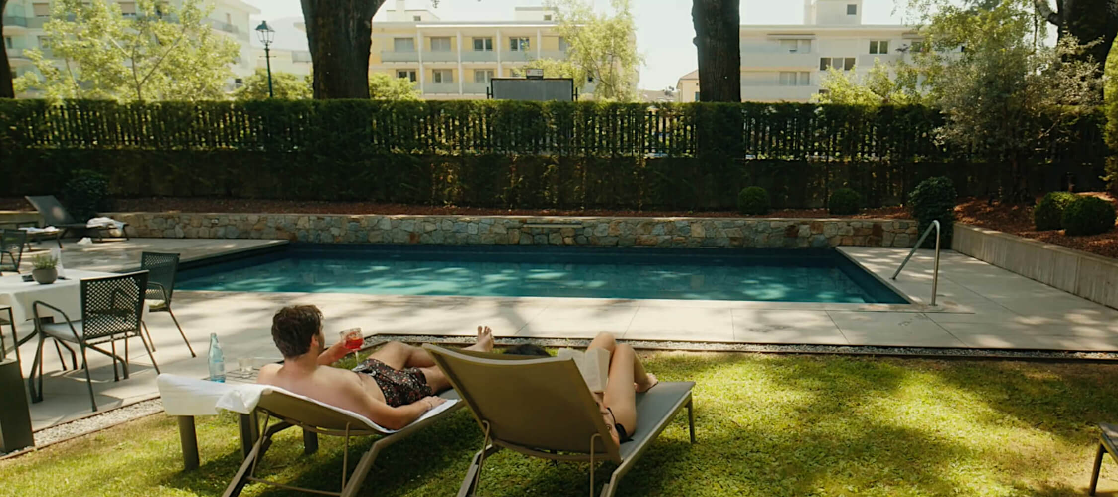 Hotel_Flora_Merano_Wellness_Garten_Freischwimmbad_Garten_DanieleGiacobbe_2250x1000