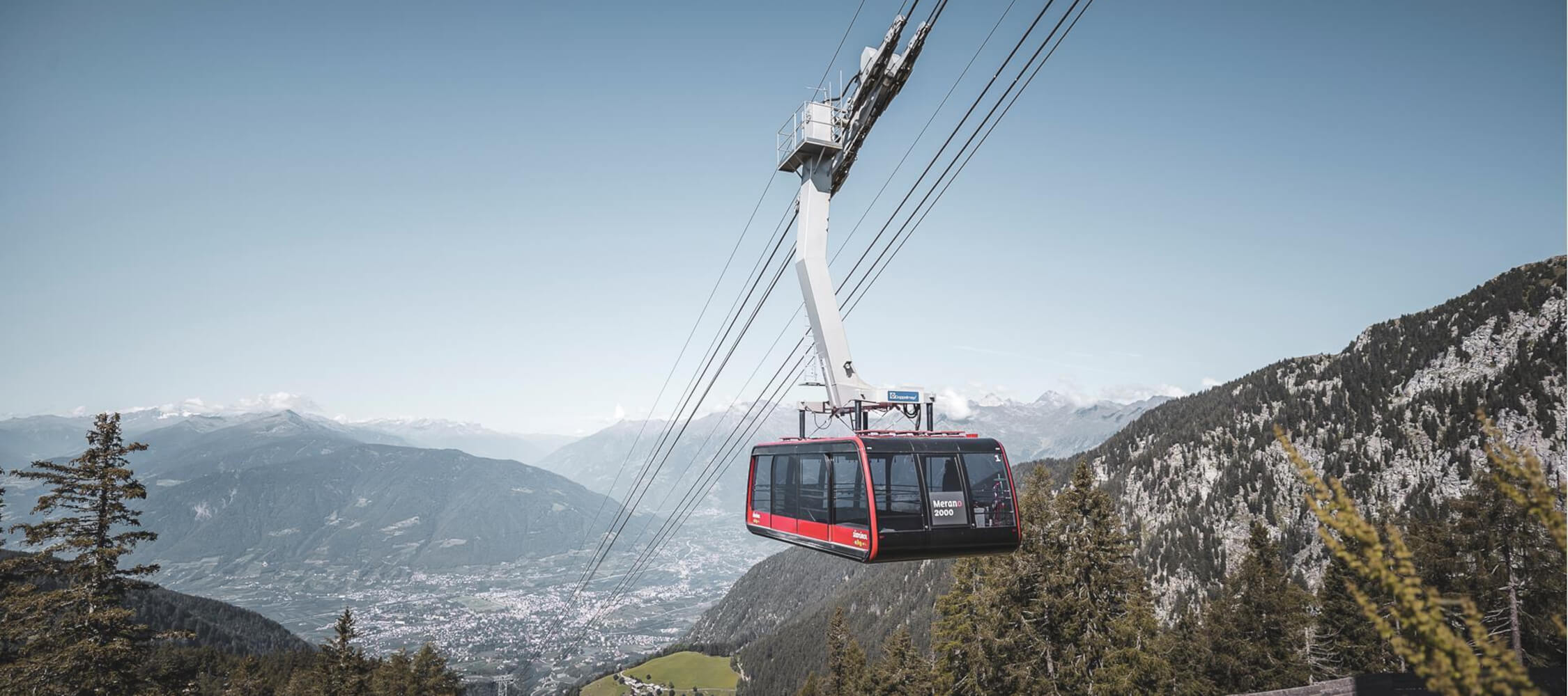 Italien-Trentino_Suedtirol_Alto_Adige_Merano_Meran_Natur_Sommer_Bergbahn_Meran2000_Panorama_ManuelKottersteger_34_2250x1000